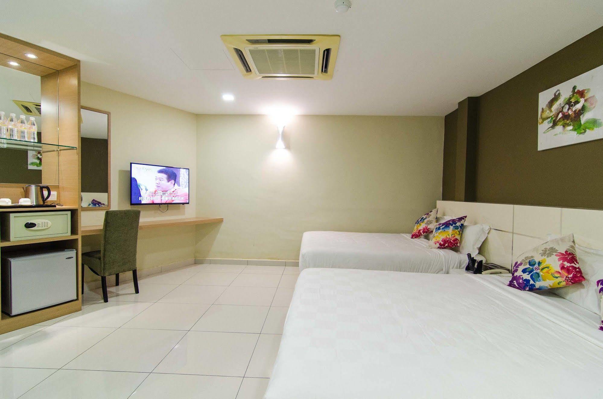 Hotel Mornington Bukit Permata Lumut Exterior photo